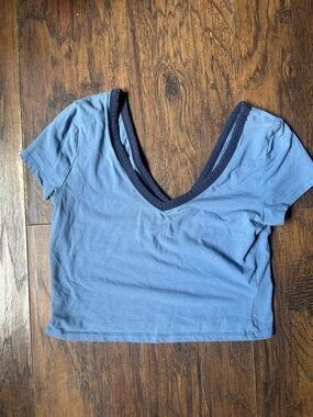 PacSun Blue V-Neck Cropped Tee with Navy Trim